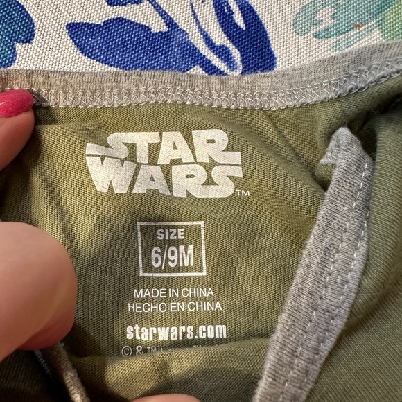 Adorable Baby Yoda Star Wars Outfit 9M - Picture 2 of 2